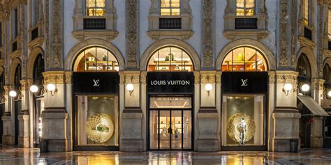 negozi louis vuitton marche|louis vuitton in italia.